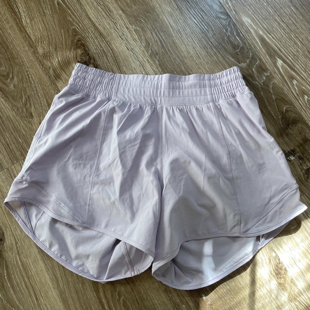 Lululemon high rise Hotty hot shorts